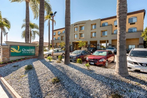 Quality Inn & Suites Huntington Beach image 9